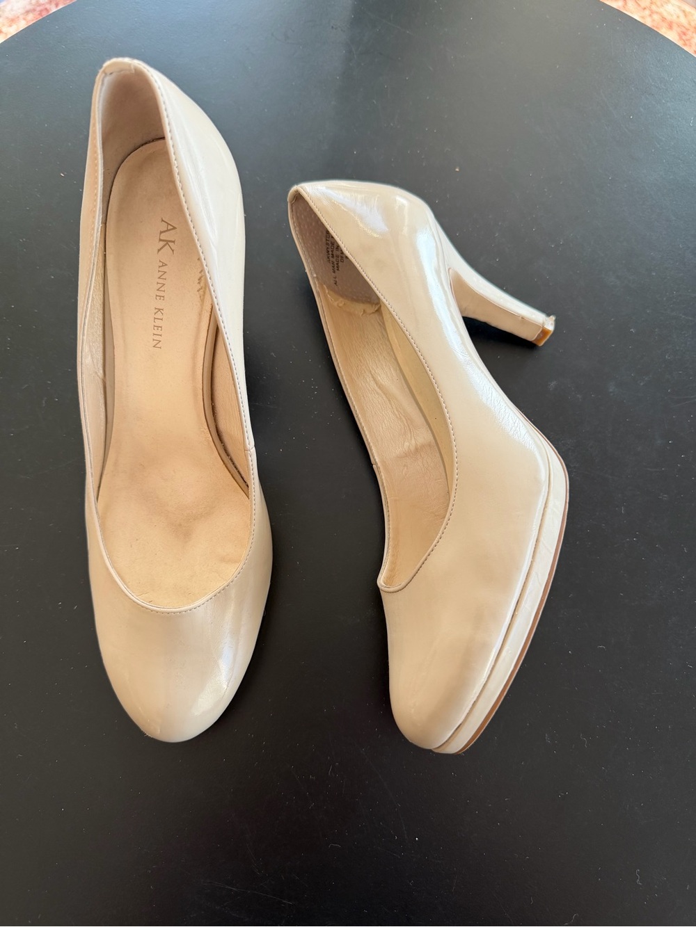 Anne Klein Beige Patent Leather Round-Toe Pumps